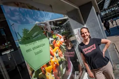 Dit is Martine, de ongekroonde broodjeskoningin van Tilburg (al moet ze daar zelf om lachen)