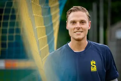 Na veelbewogen voetbalcarrière keert Mick (26) voor de derde keer terug in Tilburg: ‘Vierde klasse? Dat is niks voor mij’