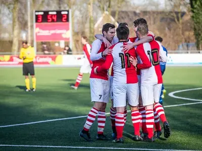 Lierop op rand van historie, HVV geniet van een schitterende grasmat