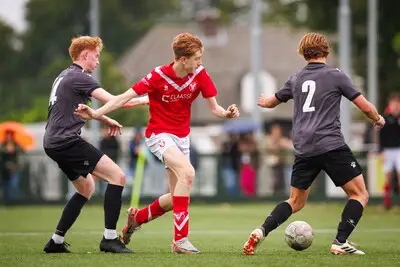 RKVVO pakt laatste ticket voor play-offs; Hoogeloon speelt zich veilig