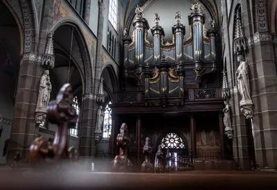 Organist Yarno Missiaen (20) speelt in Helmond