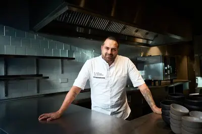 Topkok Djailany van Nastrium baalt omdat hij tijdelijk geen restaurant heeft, maar hij zit niet stil