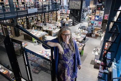 Van boeken naar barricades: Saskia (66) luidt pensioen in met strijd tegen klimaatverandering