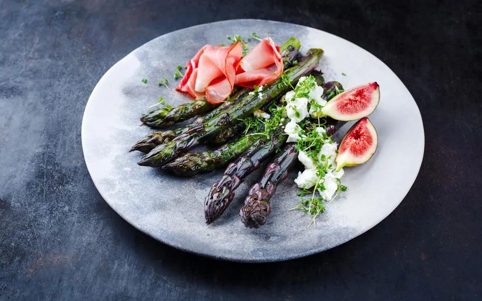 Pleidooi voor het groene en paarse goud: waarom deze asperges eigenlijk meer te bieden hebben dan de witte