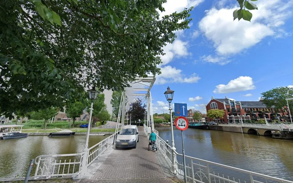 Met de auto over de Singelbrug in Harlingen? Binnenkort mag dat misschien niet meer