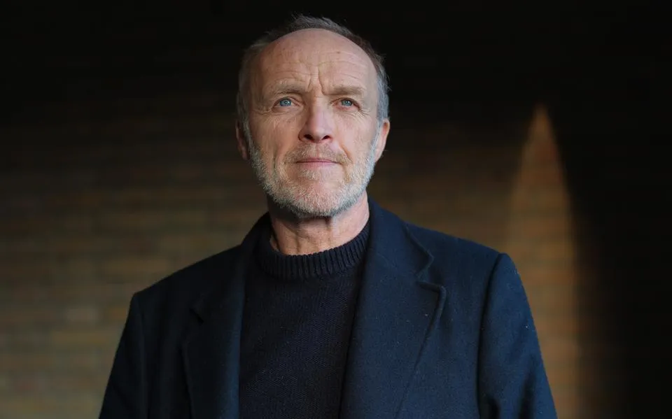 Nieuw album en tournee voor Stef Bos (63): ‘Je moet leren leven’