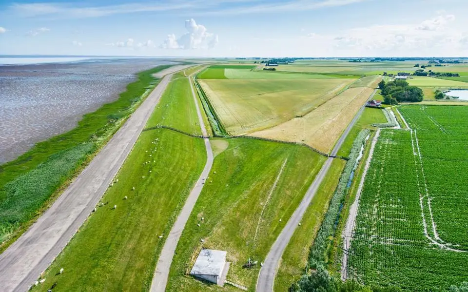 Fietsers en wandelaars zijn straks soms wel en soms niet welkom op de Waddendijk bij Zwarte Haan. Hoe zit dat?