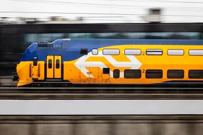 Storing tijdens ochtendspits: veel minder treinen tussen Breda en Tilburg