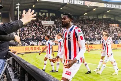 Tilburg ontploft van vreugde na zenuwslopende penaltythriller: Willem II plaatst zich voor de finale van de play-offs