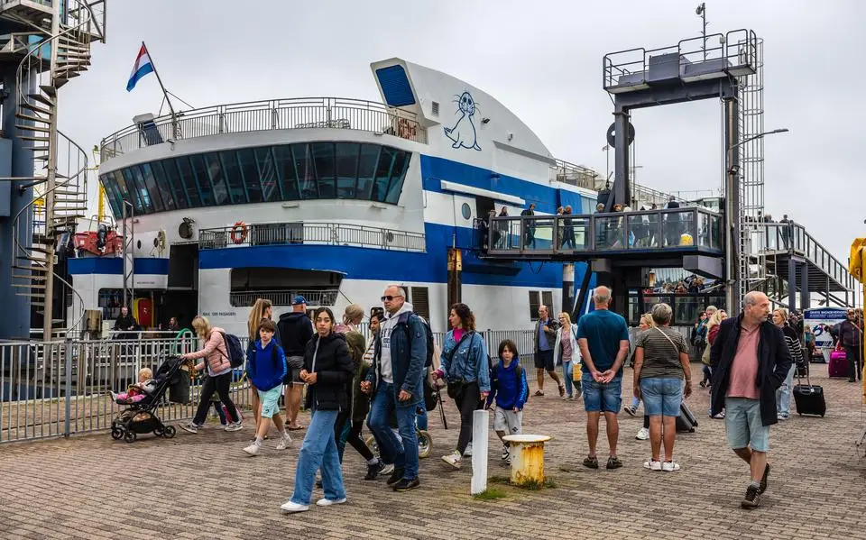 Blijft Doeksen naar Vlieland varen? Eilanders en rederij vinden het heel spannend. ‘Het is alles of niks’