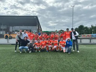 Budel pakt na 58 jaar weer prijsje in tweede klasse en wil meer: ‘We gaan vlammen in de play-offs’