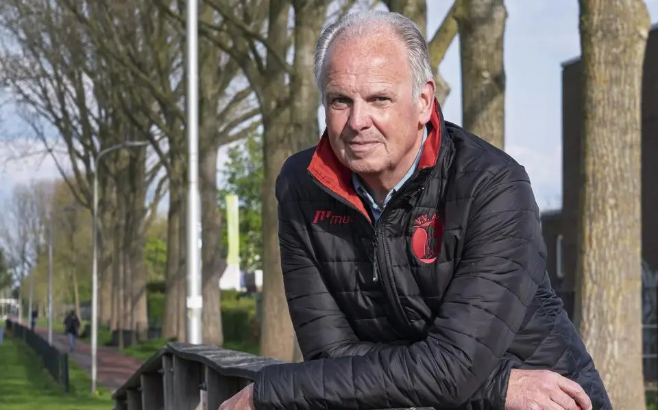 Hoe diabetes Akkrum-trainer Wiebren Kerkhof (60) tot stoppen dwong. ‘Afscheid nemen met het kampioenschap zou fantastisch zijn’