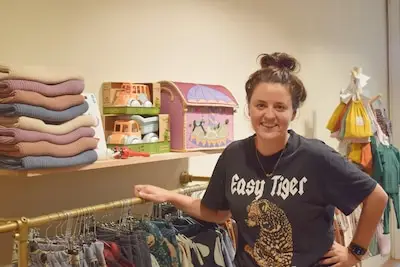 Juul stopt met het kinderkledingwinkel in het Dwaalgebied: 'Wie neemt Koetie over?'