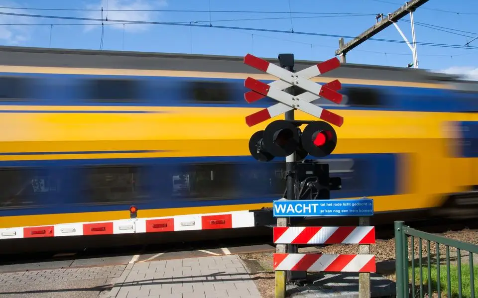 NS-medewerker (51) uit Leeuwarden steelt aan lopende band koper van spoor. ‘Liet back-upkabel altijd liggen’