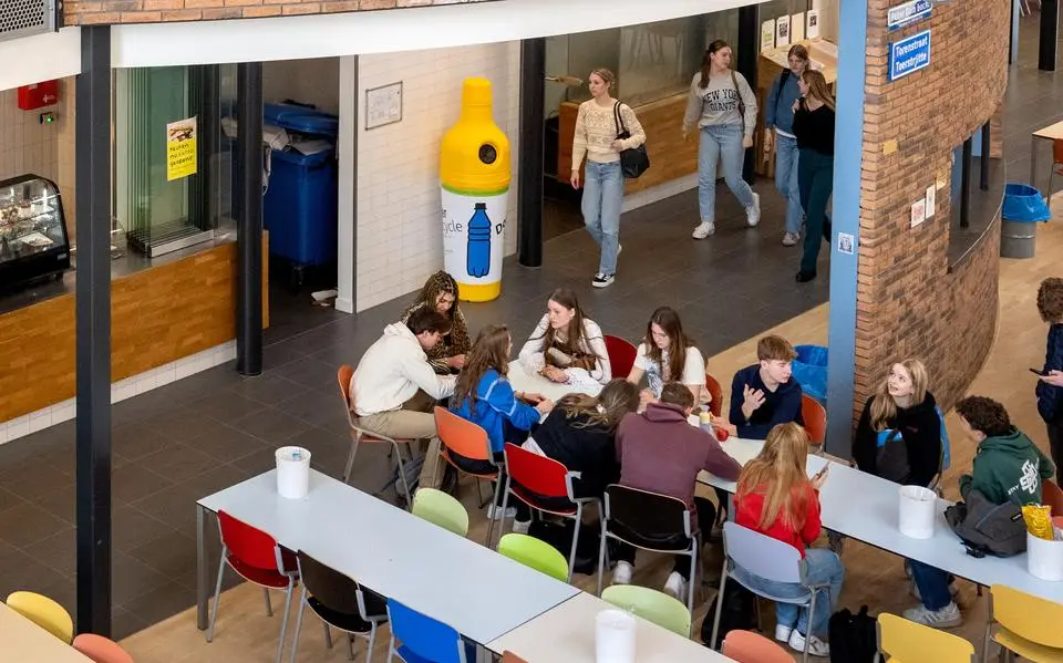 Buikpijn op het Drachtster Lyceum: helft havo gezakt