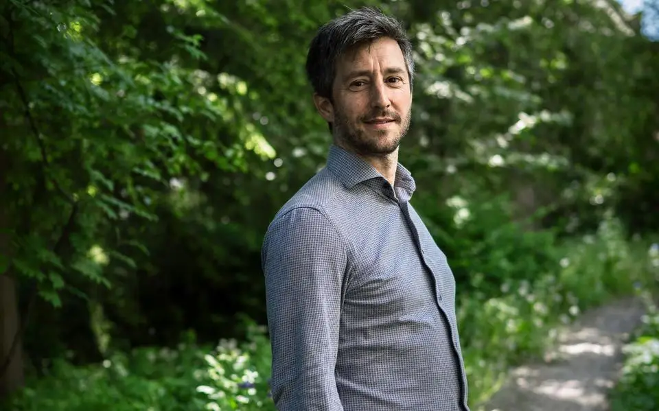 Arrogantie van hoger opgeleiden werkt populisme in de hand, zegt deze hoogleraar uit Groningen: ‘Als we niet oppassen, is er geen gesprek meer mogelijk’