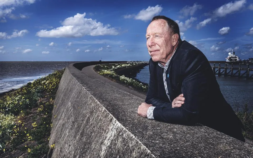 Arjen Mintjes geridderd bij afscheid Maritieme Academie
