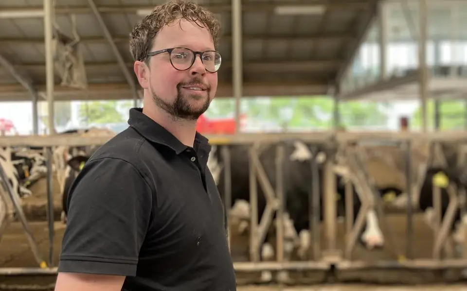 De toekomst voor melkveehouder uit Blokzijl ligt in Friesland. ‘Het waait hier wat meer, maar ik heb hier wel mijn vrijheid weer terug’