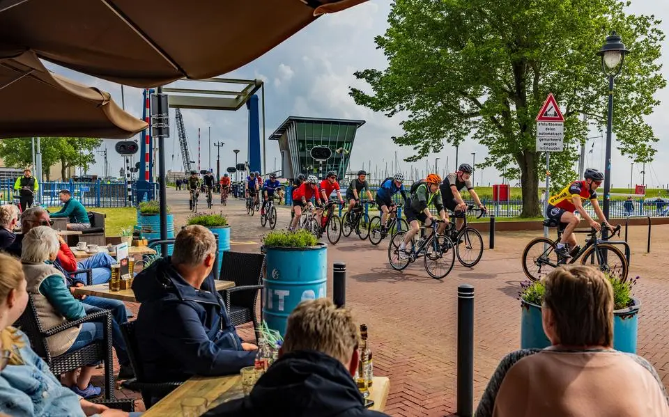 De Fietselfstedentocht raasde voorbij, maar toch: ‘It kontsje sil no wol sear dwaan’
