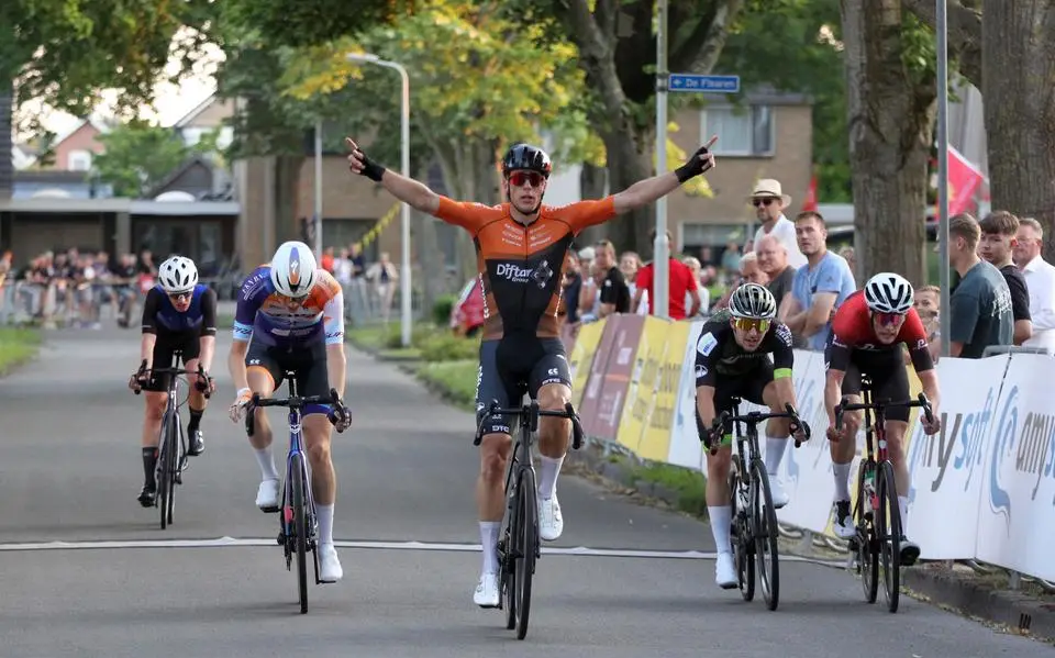 Rick Ottema toont opnieuw zijn klasse en wint Ronde van Harkema: ‘Ik ben de tel bijna kwijt’