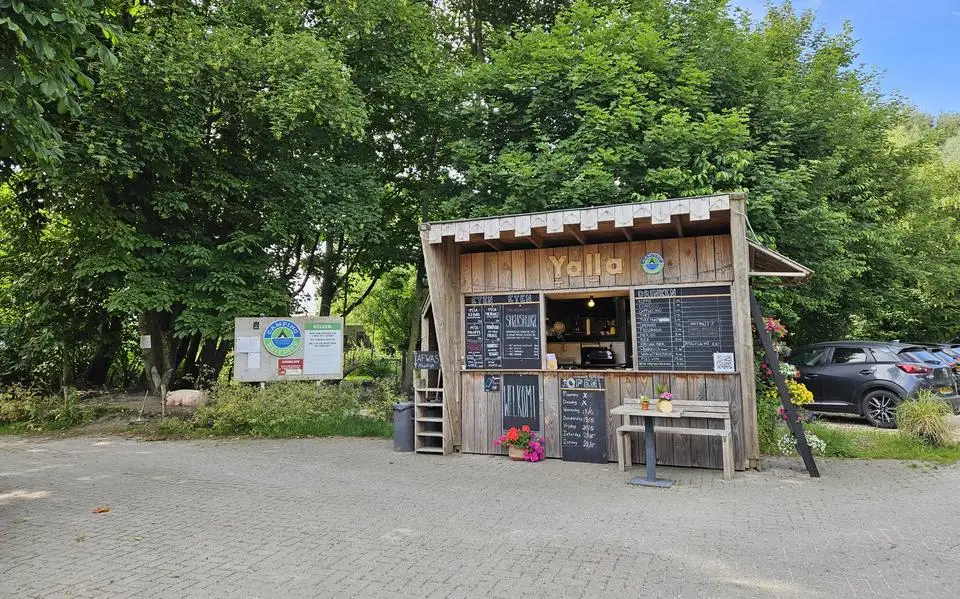 De beste pita falafel en shakshuka van het Reitdiepdal eet je bij Yalla Streetfood in Roodehaan