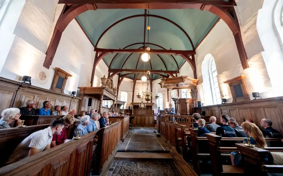 Na knaagschade is de Johanneskerk in Weidum weer open: ‘Zo’n intensieve aanpak maakt het uniek’