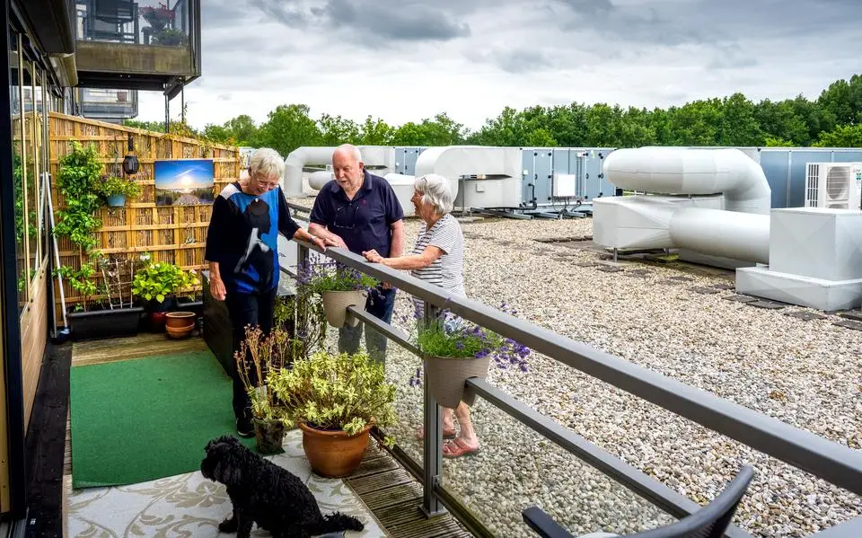 Bewoners appartementen in Drachten zijn klaar met ‘crematorium’ voor hun neus