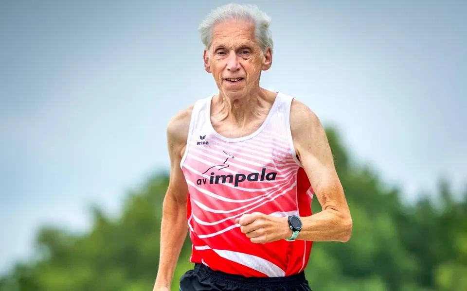 Kampioen Chris is 70, maar als hardloper in de kracht van zijn leven. ‘Schaken is vermoeiender dan een halve marathon’