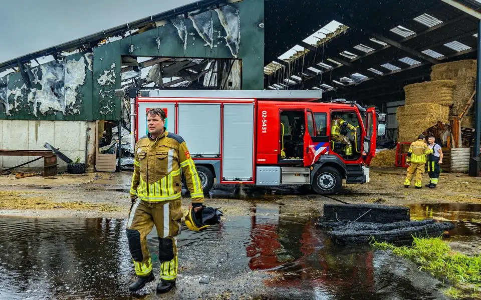 Schoolkinderen even wakker, campinggasten slapen door brand kampeerboerderij Oudemirdum heen