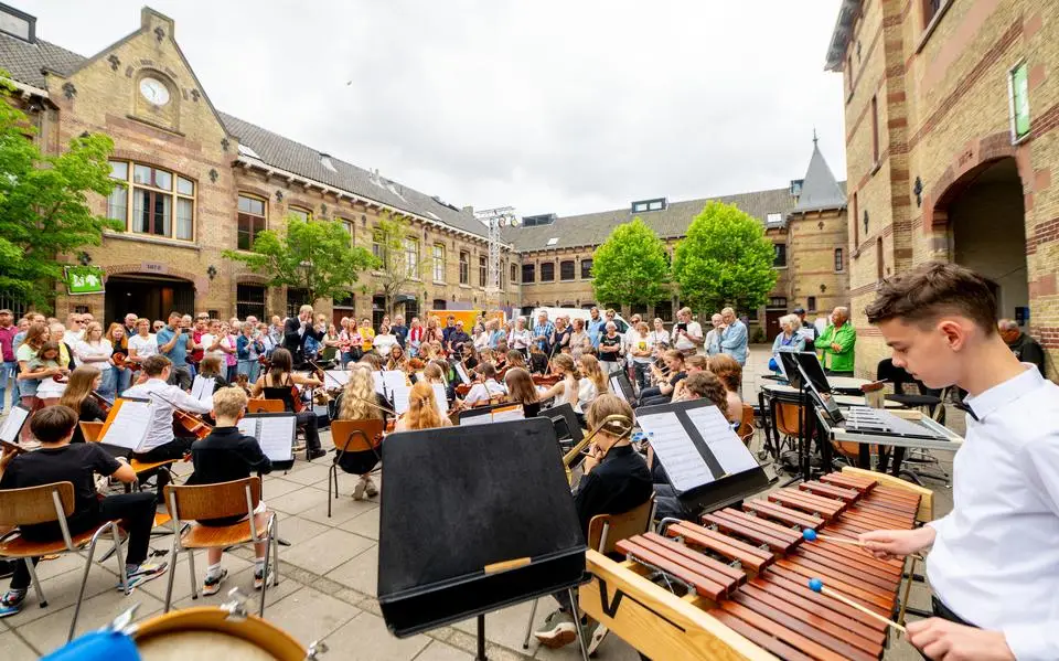 Festival City Proms in Leeuwarden is met z’n allen muziek maken. ‘Echt fantastisch. Dan weet je waarom je speelt’