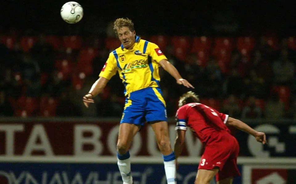 Koppen bij voetbal verhoogt kans op dementie. Oud-Cambuurspeler Jan Bruin (55): ‘Ik zag soms sterretjes’