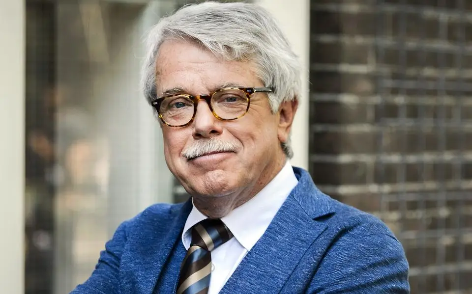Burenruzie Surhuisterveen escaleert na bezoekje cameraploeg van Mr. Frank Visser