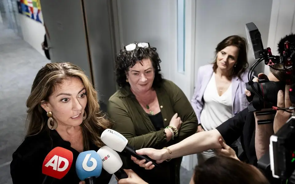 Rompkabinet strijdt om wie zich kan profileren als grootste bullebak op asiel | LC commentaar