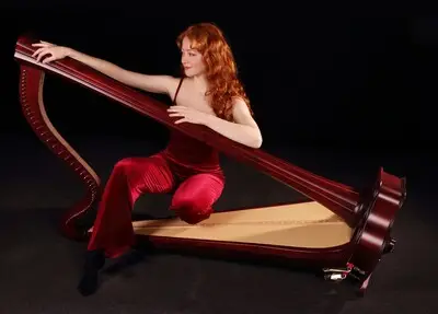 Midzomernachtconcert in Van Goghkerkje met jonge harpiste Inge Louisa