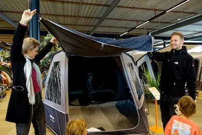 Meer dan 20.000 man naar kampeerwinkel: 'Nieuwe tent moet compact zijn en makkelijk op te zetten'