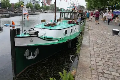 Oude sleepboten in ‘schoonste water van Nederland’