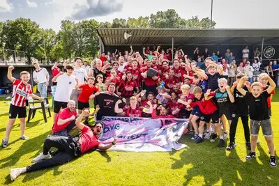 Dribbelaar beleeft met uitblinkersrol droomafscheid bij promoverend Braakhuizen: ‘Wij horen in derde klasse thuis’