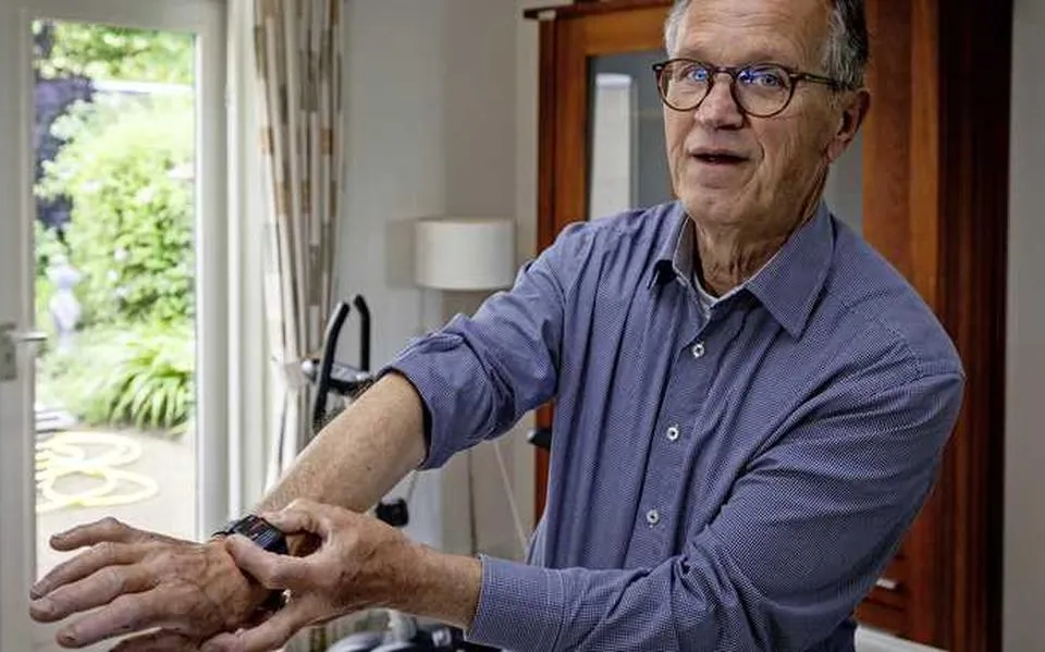 Signalen boezemfibrilleren vaak slecht herkenbaar, ook John (72) kreeg vage klachten: ’Beter te vaak naar de huisarts dan één keer te weinig’