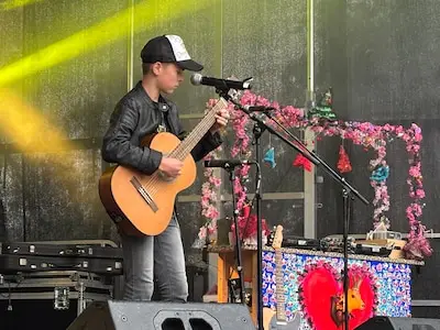 Daan (12) uit Mierlo zet eerste stappen als muzikant met eigen nummer
