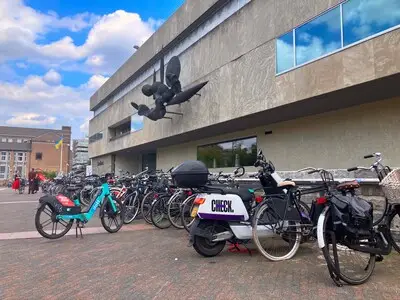 Aanbesteding deelfietsen en -scooters in Eindhoven stuit op weerstand, startdatum uitgesteld