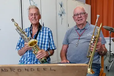 Tango, Wals of Foxtrot! Henk en Ad genieten van iedere noot die ze spelen!