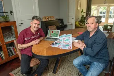 Ganzenbordend in het nieuwe stadion van Helmond Sport de zomer door