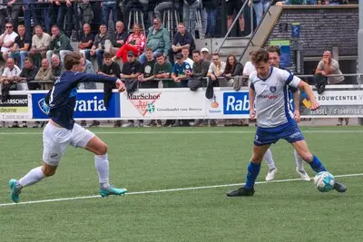 Dit zijn de uitslagen, doelpuntenmakers en wedstrijdverslagen van het amateurvoetbal op zondag