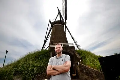 ‘Een hobby die blijft trekken’, Mario Collombon 30 jaar molenaar op de Roosdonck