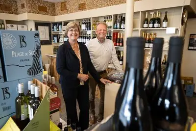 Jullie houden het nooit lang vol, kregen Rob en Klaartje te horen, maar hun drankenhandel was 33 jaar lang een succes
