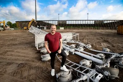 Rick (27) treurt om sloop oude lichtmasten Helmond Sport: ‘Dit ga ik nooit meer meemaken’