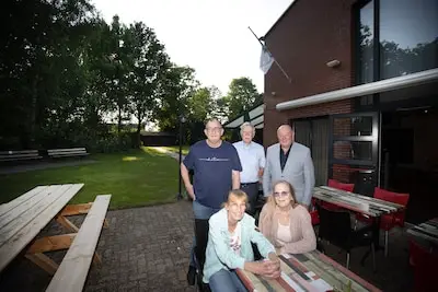 Van zwemuurtje tot vakantieweek: De Klimroos organiseert al 50 jaar activiteiten voor mensen met een beperking