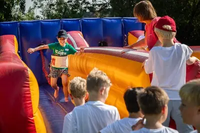 Schoolreisje om de hoek voor basisschool De Klimboom: ‘Niet duur en net zo leuk’