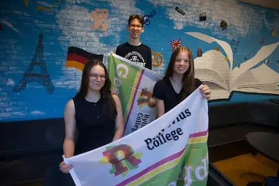 Elf leerlingen slagen cum laude op Rythovius in Eersel: zelfs één met zes tienen