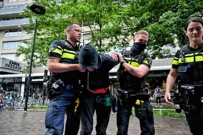 Verdachten van bekladding gemeentehuis Tilburg gedagvaard